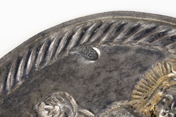 Coppia di targhe, marchi ad imitazione dell'argenteria russa del XIX-XX secolo  - Asta Argenti e Icone - Associazione Nazionale - Case d'Asta italiane