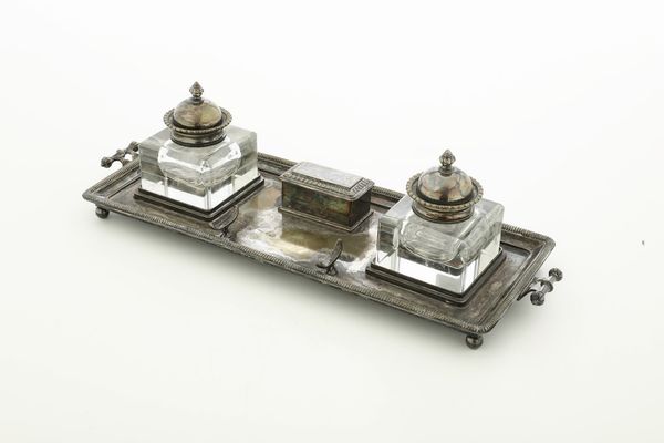 Calamaio in metallo argentato con ampolle in vetro. XX secolo  - Asta Argenti e Icone - Associazione Nazionale - Case d'Asta italiane