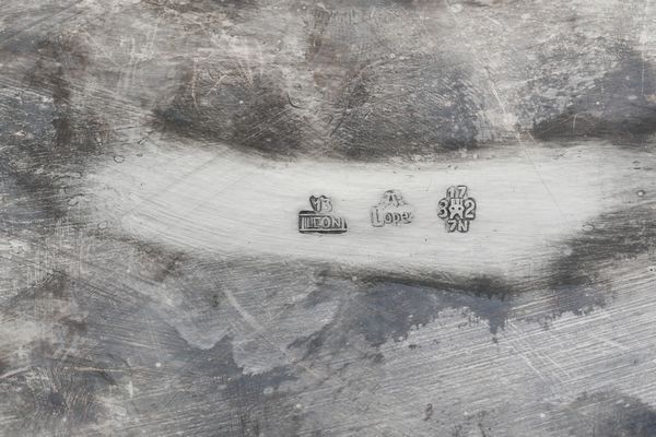 Vassoio in metallo argentato. XX secolo  - Asta Argenti e Icone - Associazione Nazionale - Case d'Asta italiane