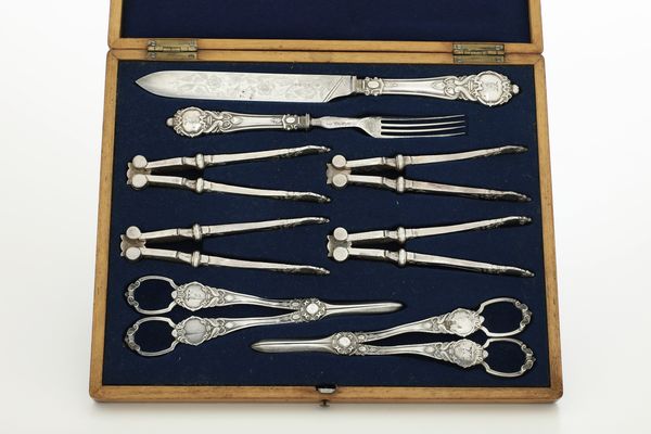 Servizio per uva e noci. Inghilterra XIX secolo  - Asta Argenti e Icone - Associazione Nazionale - Case d'Asta italiane