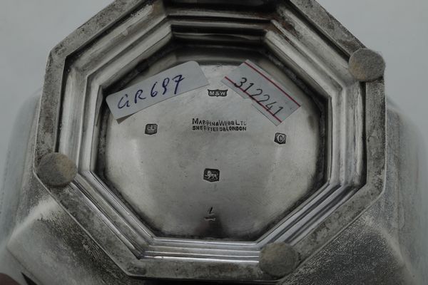 Teiera. Sheffiled 1945, argentiere Mappin & Webb  - Asta Argenti e Icone - Associazione Nazionale - Case d'Asta italiane