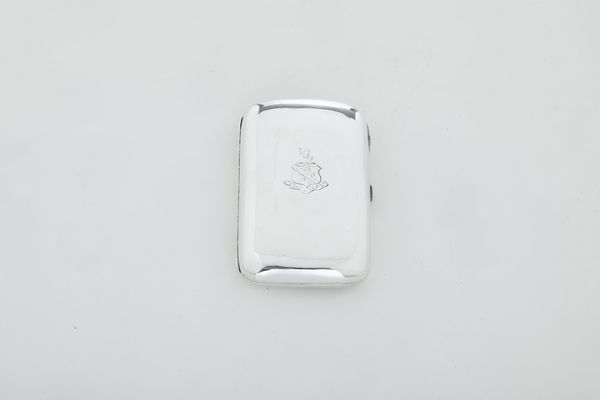 Insieme di tre portarigarette  - Asta Argenti e Icone - Associazione Nazionale - Case d'Asta italiane