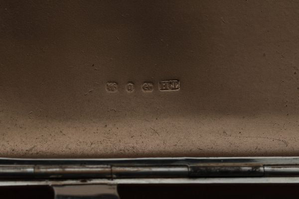 Insieme di tre portarigarette  - Asta Argenti e Icone - Associazione Nazionale - Case d'Asta italiane