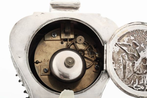 Orologio da tavolo con cassa in argento, movimento firmato e datato 1870. Inghilterra, seconda met XIX secolo  - Asta Argenti e Icone - Associazione Nazionale - Case d'Asta italiane