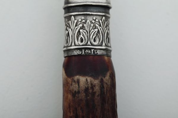 Gruppo di tre coppie di posate da portata diverse. Inghilterra XX secool  - Asta Argenti e Icone - Associazione Nazionale - Case d'Asta italiane