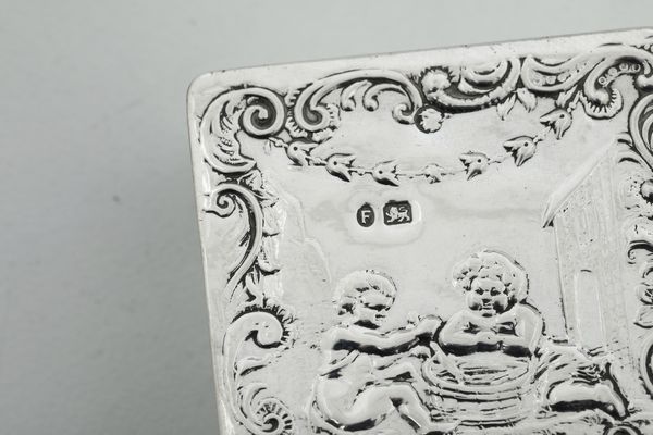 Collezione di 12 scatole in argento sbalzato. Inghilterra e Olanda XIX-XX secolo  - Asta Argenti e Icone - Associazione Nazionale - Case d'Asta italiane