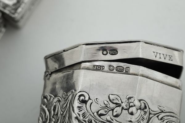 Collezione di 12 scatole in argento sbalzato. Inghilterra e Olanda XIX-XX secolo  - Asta Argenti e Icone - Associazione Nazionale - Case d'Asta italiane