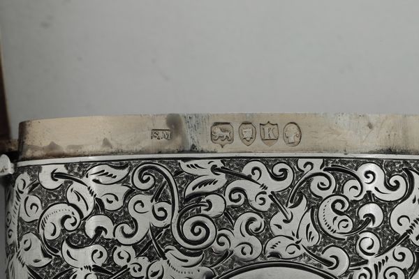 Portafiammiferi e portasigarette. Uno Londra 1885 e uno Birmingham 1888  - Asta Argenti e Icone - Associazione Nazionale - Case d'Asta italiane