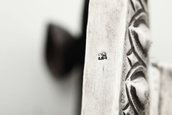 Gruppo di tre portapalme. Napoli, met XIX secolo, uno argentiere Sisino  - Asta Argenti e Icone - Associazione Nazionale - Case d'Asta italiane