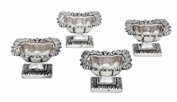 Quattro saliere. Punzoni Stato Pontificio non pertinenti. Italia XIX-XX secolo  - Asta Argenti e Icone - Associazione Nazionale - Case d'Asta italiane