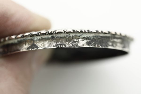 Tre scatole una fibbia ed una ciotola. Differenti manifatture europee ed orientali del XIX-XX secolo  - Asta Argenti e Icone - Associazione Nazionale - Case d'Asta italiane