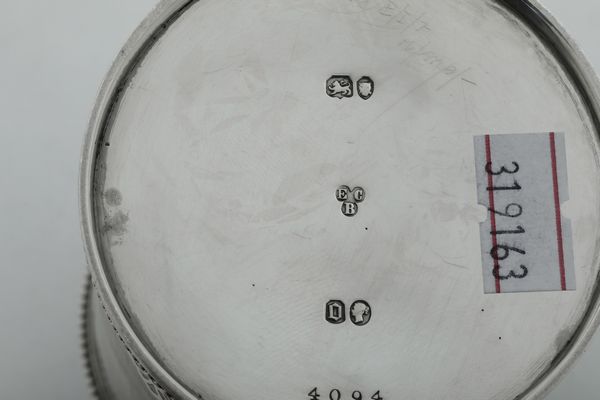 Mug. Londra 1869, argentiere Richards & Brown  - Asta Argenti e Icone - Associazione Nazionale - Case d'Asta italiane