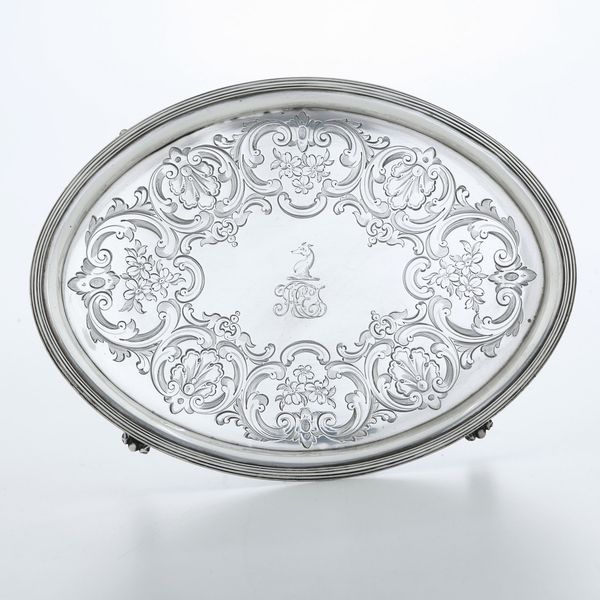 Salver. Londra 1833, argentiere Thomas Richards  - Asta Argenti e Icone - Associazione Nazionale - Case d'Asta italiane