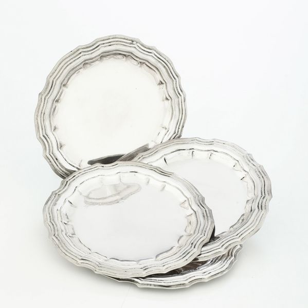 Quattro sottobottiglia. Argenteria italiana del XIX secolo, apparentemente privi di punzonatura  - Asta Argenti e Icone - Associazione Nazionale - Case d'Asta italiane