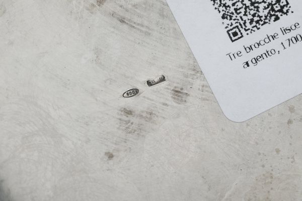 Tre brocche. Argenteria italiana del XX secolo, argentieri differenti  - Asta Argenti e Icone - Associazione Nazionale - Case d'Asta italiane