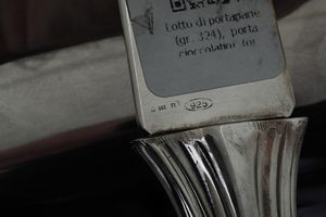 Lotto di oggetti in argento. Varie manifatture italiane del XX secolo  - Asta Argenti e Icone - Associazione Nazionale - Case d'Asta italiane