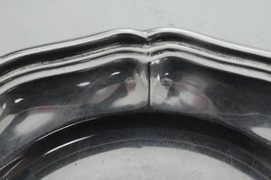 Insieme di sottobicchieri e due sottobottiglia. Argenteria italiana del XX secolo  - Asta Argenti e Icone - Associazione Nazionale - Case d'Asta italiane