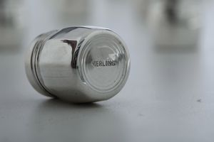 Dodici saliere e pepiere. Argenteria italiana del XX secolo  - Asta Argenti e Icone - Associazione Nazionale - Case d'Asta italiane