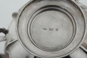 Teiera, zuccheriera e lattiera. Argenteria italiana della prima met del XX secolo, bollo dell'argentiere consunto  - Asta Argenti e Icone - Associazione Nazionale - Case d'Asta italiane
