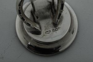 Lotto composto di 2 vasetti, 3 scatoline, una lente, un porta biglietti da visita, 2 cucchiaini e altri 5 oggetti. Varie manifatture italiane ed estere del XX secolo  - Asta Argenti e Icone - Associazione Nazionale - Case d'Asta italiane