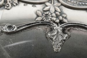 Tre vassoi. Argenteria italiana del XX secolo  - Asta Argenti e Icone - Associazione Nazionale - Case d'Asta italiane