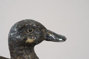 Anatra con tre anatroccoli in metallo e argento. Argenteria italiana del XX secolo  - Asta Argenti e Icone - Associazione Nazionale - Case d'Asta italiane