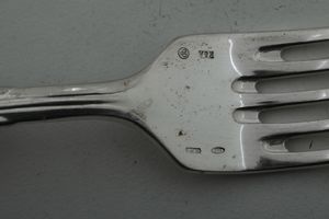 Insieme di posate. Designer Paolo Portoghesi, argenteria Rossi & Arcandi per Cleto Munari Editore, Italia 1983  - Asta Argenti e Icone - Associazione Nazionale - Case d'Asta italiane