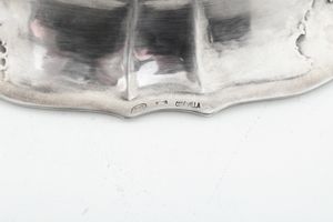 Vassoio e candeliere. Argenteria italiana del XX secolo  - Asta Argenti e Icone - Associazione Nazionale - Case d'Asta italiane