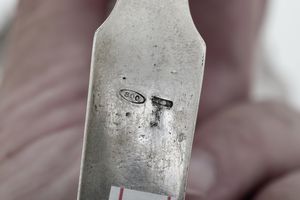 Vassoio e candeliere. Argenteria italiana del XX secolo  - Asta Argenti e Icone - Associazione Nazionale - Case d'Asta italiane