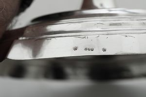 Coppia di candelabri a 5 braccia. Argenteria italiana del XX secolo  - Asta Argenti e Icone - Associazione Nazionale - Case d'Asta italiane