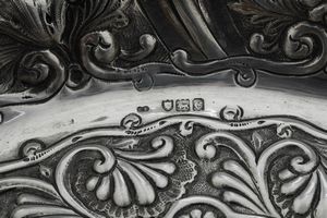 Coppia di vassoi. Londra 1898  - Asta Argenti e Icone - Associazione Nazionale - Case d'Asta italiane