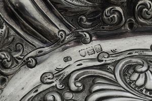 Coppia di vassoi. Londra 1898  - Asta Argenti e Icone - Associazione Nazionale - Case d'Asta italiane