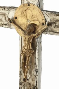 Crocifisso in metallo argentato. XIX secolo  - Asta Argenti e Icone - Associazione Nazionale - Case d'Asta italiane
