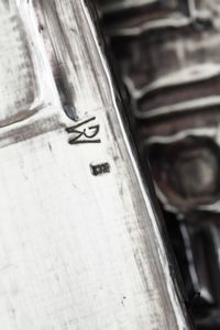 Due porta fotografie con cornici in metallo argentato  - Asta Argenti e Icone - Associazione Nazionale - Case d'Asta italiane