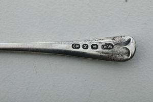 Due coppie di salierine con cucchiaini. Londra 1898 argentiere Robert Stebbings e Birmingham 1897 argentiere W. M. Hayes  - Asta Argenti e Icone - Associazione Nazionale - Case d'Asta italiane