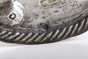 Coppia di targhe, marchi ad imitazione dell'argenteria russa del XIX-XX secolo  - Asta Argenti e Icone - Associazione Nazionale - Case d'Asta italiane