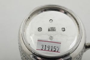 Mug. Edimburgo 1884, argentiere Hamilton & Inches  - Asta Argenti e Icone - Associazione Nazionale - Case d'Asta italiane