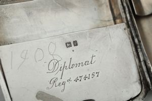 Insieme di tre portarigarette  - Asta Argenti e Icone - Associazione Nazionale - Case d'Asta italiane