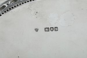 Salver. Londra 1911, argentiere Charles Boyton & Sons  - Asta Argenti e Icone - Associazione Nazionale - Case d'Asta italiane