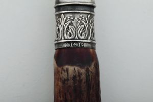 Gruppo di tre coppie di posate da portata diverse. Inghilterra XX secool  - Asta Argenti e Icone - Associazione Nazionale - Case d'Asta italiane