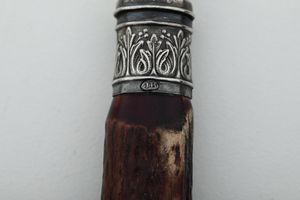 Gruppo di tre coppie di posate da portata diverse. Inghilterra XX secool  - Asta Argenti e Icone - Associazione Nazionale - Case d'Asta italiane