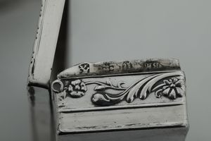 Collezione di 12 scatole in argento sbalzato. Inghilterra e Olanda XIX-XX secolo  - Asta Argenti e Icone - Associazione Nazionale - Case d'Asta italiane