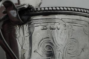 Due mostardiere e due salsiere. Londra, varie epoche ed argentieri, XIX-XX secolo  - Asta Argenti e Icone - Associazione Nazionale - Case d'Asta italiane