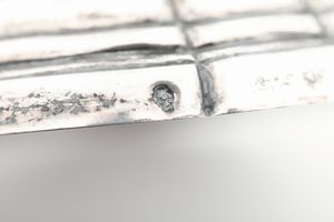 Coppia di candelieri. Italia, fine del XIX secolo. Marchio di titolo con Italia Turrita in uso dal 1872  - Asta Argenti e Icone - Associazione Nazionale - Case d'Asta italiane