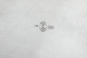 Lotto composto da una ciotola porta frutta, due posate, una ciotolina e un sottopiatto, Argenteria italiana del XX secolo, vari argentieri  - Asta Argenti e Icone - Associazione Nazionale - Case d'Asta italiane