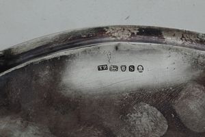 Salver. Londra 1833, argentiere Thomas Richards  - Asta Argenti e Icone - Associazione Nazionale - Case d'Asta italiane