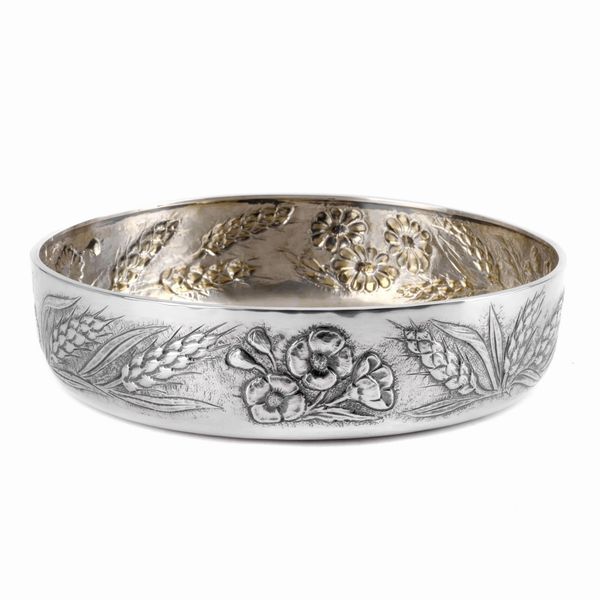 VASCA CENTROTAVOLA, SECOLO XX  - Asta Argenti italiani ed europei - Associazione Nazionale - Case d'Asta italiane