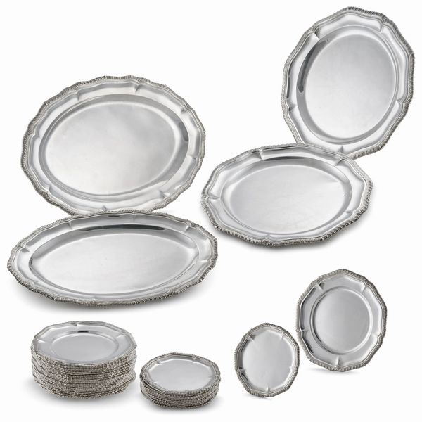 GRANDE SERVITO DI PIATTI, FIRENZE, SECOLO XX  - Asta Argenti italiani ed europei - Associazione Nazionale - Case d'Asta italiane