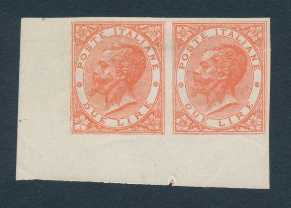 1874 - Regno dItalia - Uffici Postali allestero - Levante - Emissioni generali - Coppia orizzontale di prove del 2 lire vermiglio vivo su carta gommata e con filigrana corona, non dentellate, angolo di foglio e punto di registro in basso (Sass. P9, variet) - Il primo esemplare reca l'angolo inferiore sinistro modificato in parte mentre gli altri angoli, come tutti quelli del secondo esemplare, non appaiono modificati - Le soprastampe ESTERO sono entrambe in albino.  - Asta Filatelia e Storia Postale - Associazione Nazionale - Case d'Asta italiane