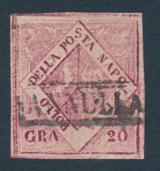 1860 - Napoli - Falsi per posta - Imitazione del francobollo del Regno di Napoli del 1858, stemma delle Due Sicilie in riquadro romboidale, da 20 grana carminio lillaceo, falso per servire II tipo, II stato, usato con parte di Annullo in cartella ANNULLATO. Variet: carta vergata orizzontalmente e verticalmente (Sass. F9bb).  - Asta Filatelia e Storia Postale - Associazione Nazionale - Case d'Asta italiane